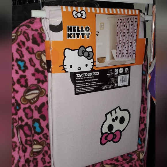 🎃Hello Kitty Halloween Shower Curtain - Picture 3 of 4